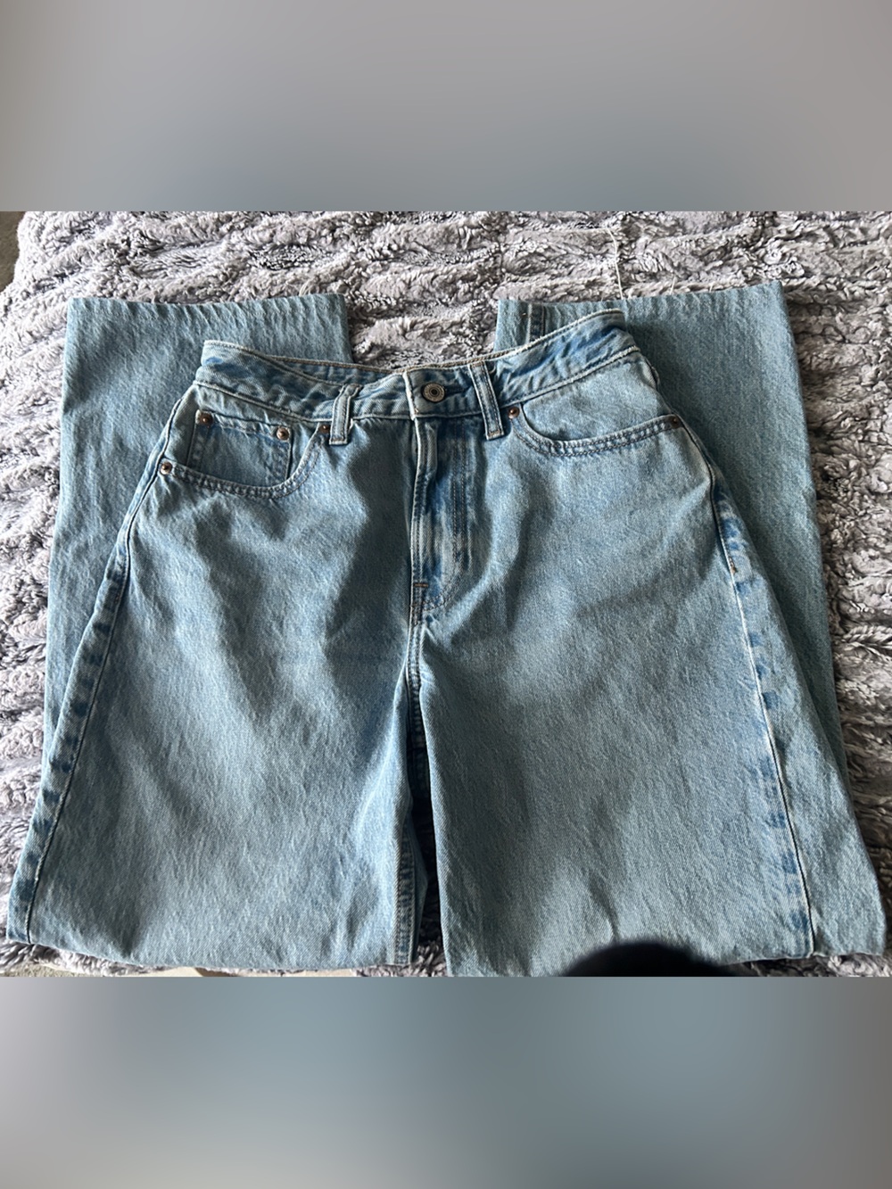 Abercrombie & Fitch Light Wash High Rise Loose Jeans